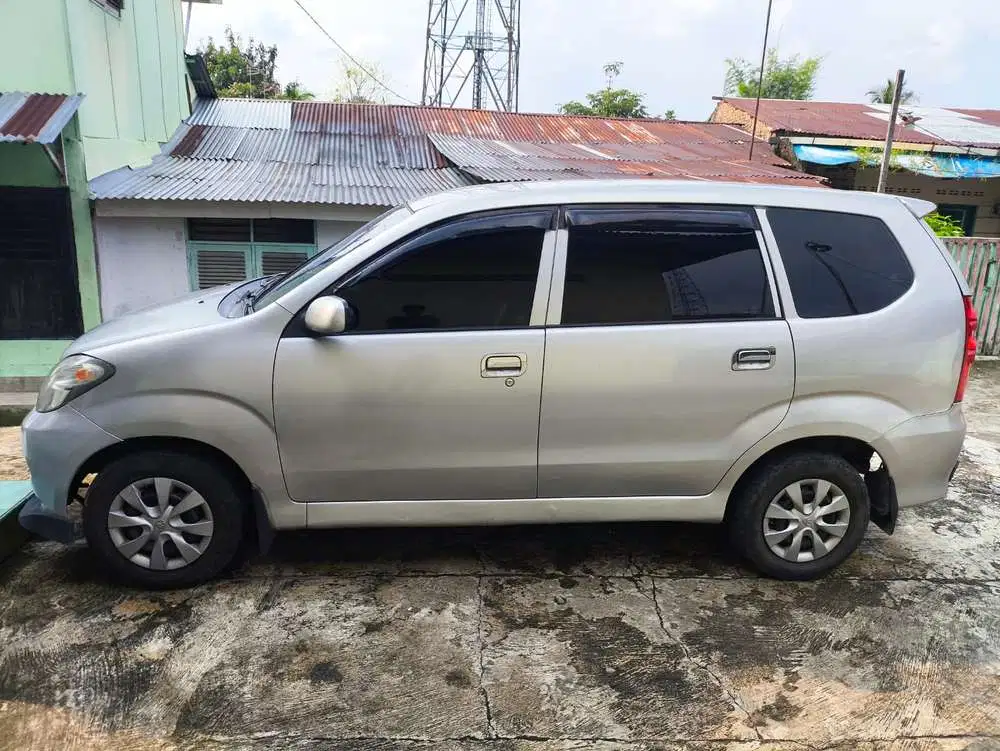 Toyota Avanza 2004 Bensin