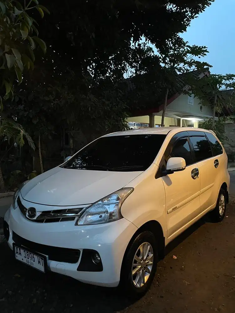 Daihatsu Xenia R Deluxe 2014