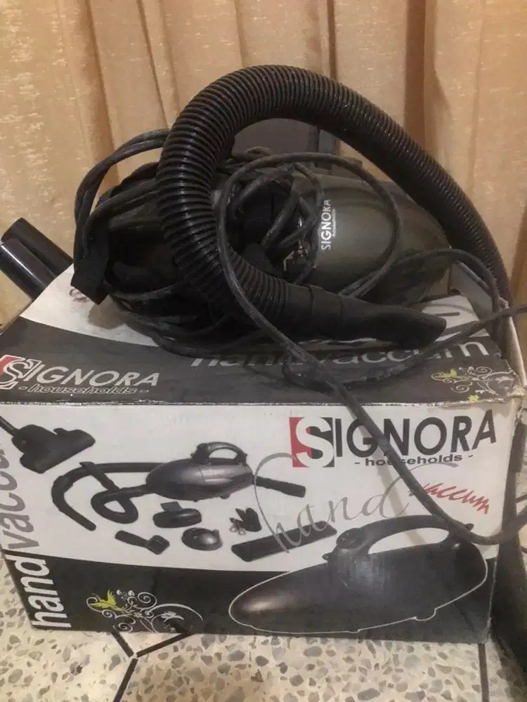 Hand Vakuum Cleaner merk SIGNORA
