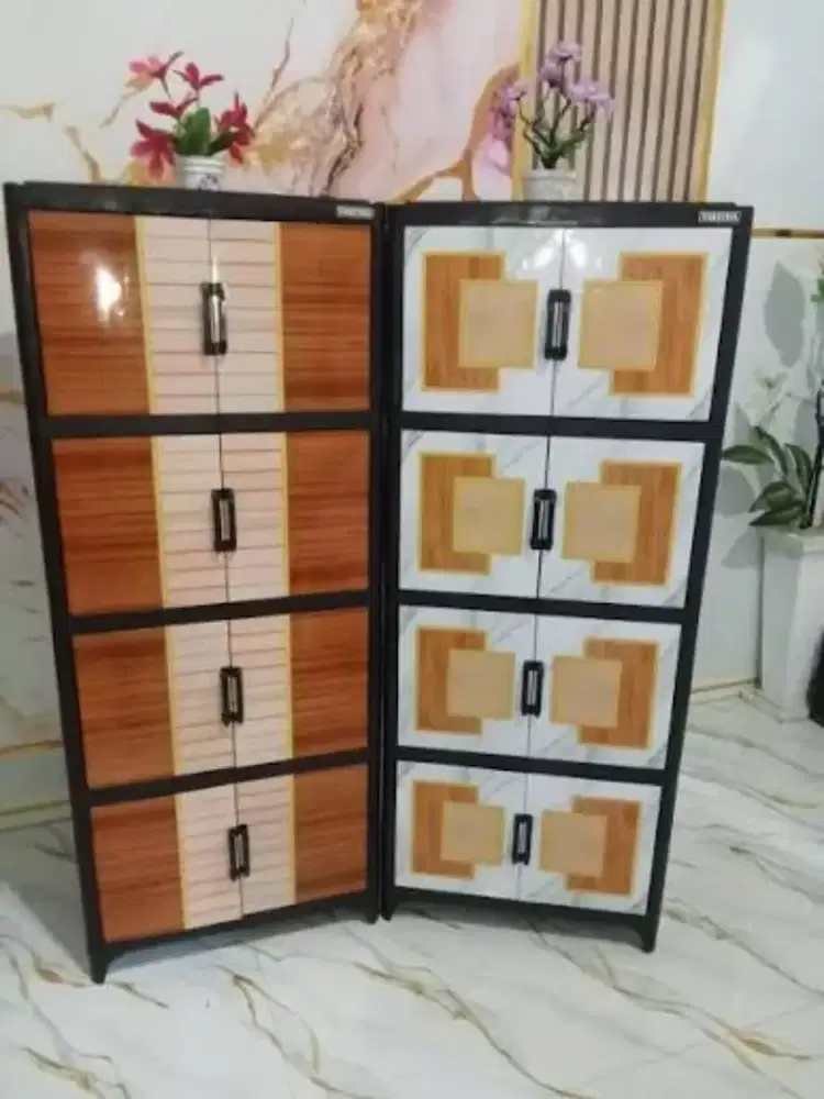 Lemari 4 susun motif