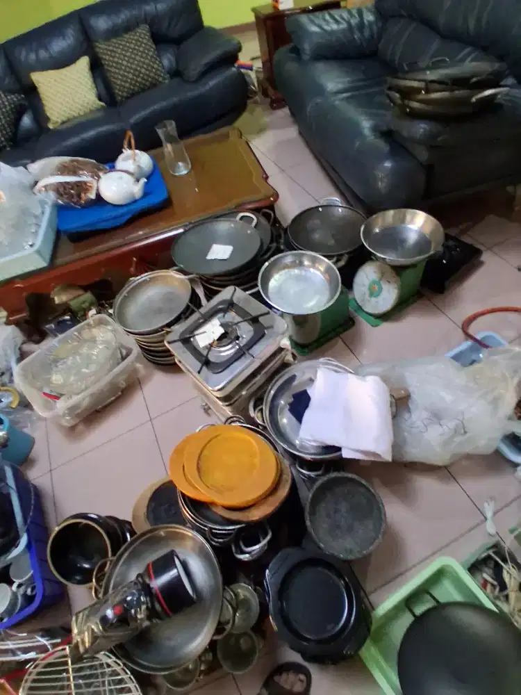 Jual cepat dan murah barang borongan bekas  restorant