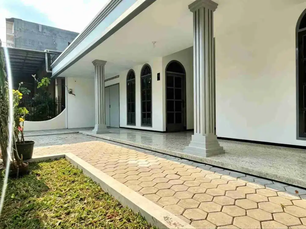 RUMAH DEPAN KAMPUS ABM BLIMBING KOTA MALANG