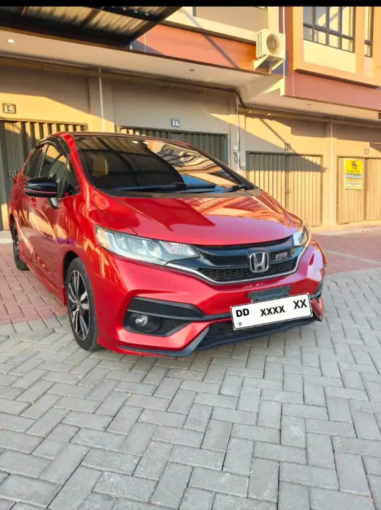 Mobil tangan pertama, kualitas istimewa..