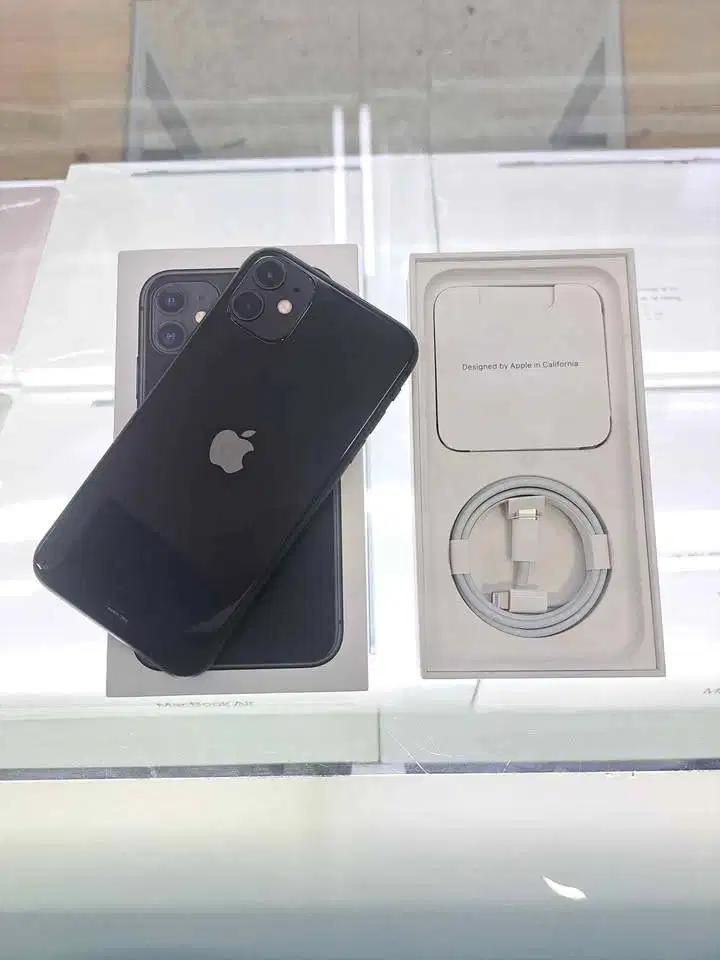 Second IPhone 11 128GB Black IBOX ON 17 Juni 2027 Mulus Like New