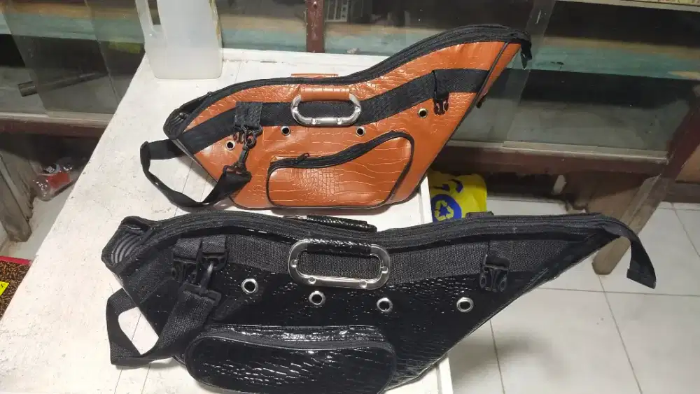 Tas ayam model gendong