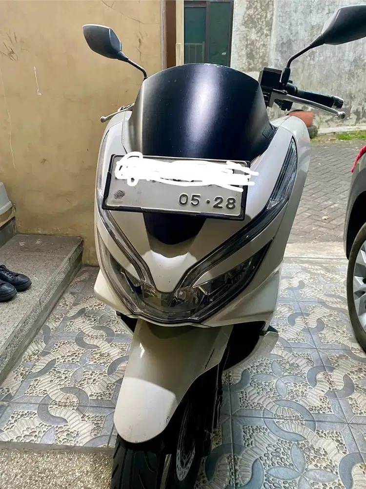 Dijual sepeda motor PCX 150 cc murah nego