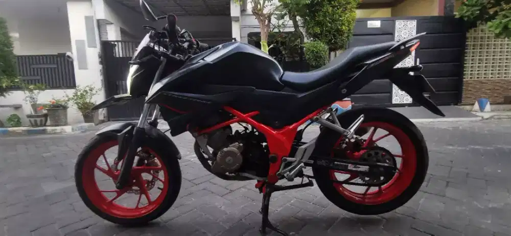 Honda CB 150 Rtahun 2018 terawat