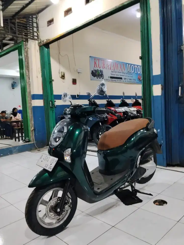 BIG SALE HONDA SCOOPY NEW 2025 KYLES KM LOW 1RB!!