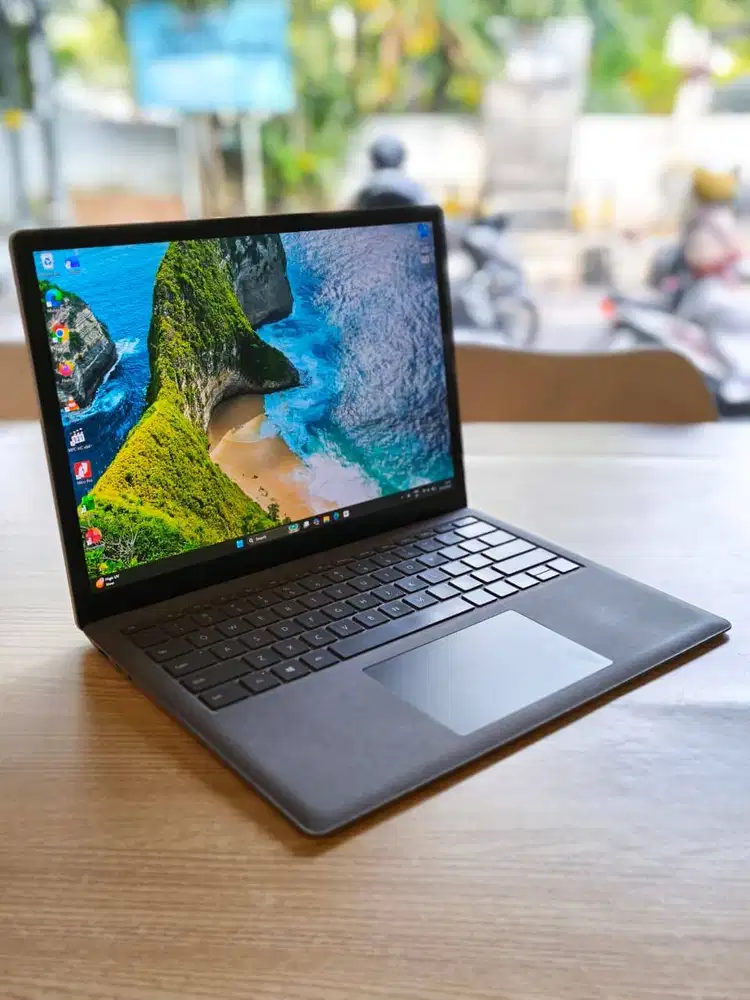 Microsoft Surface Laptop 4 - Layar 2K Touchscreen - Ryzen 5 - RAM 16GB