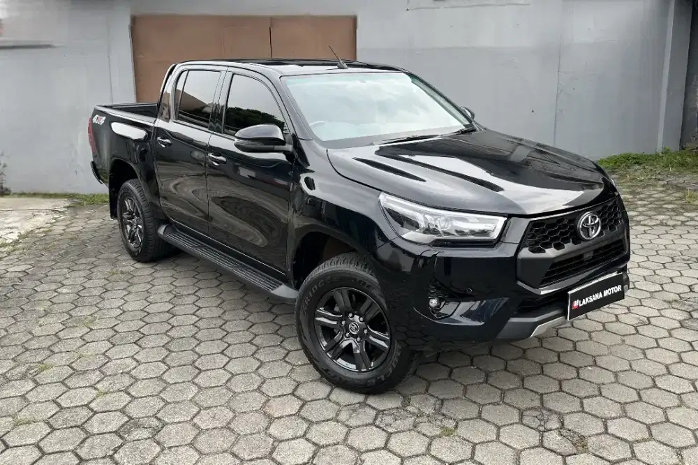 Toyota hilux automatic 2024 hitam istimewa