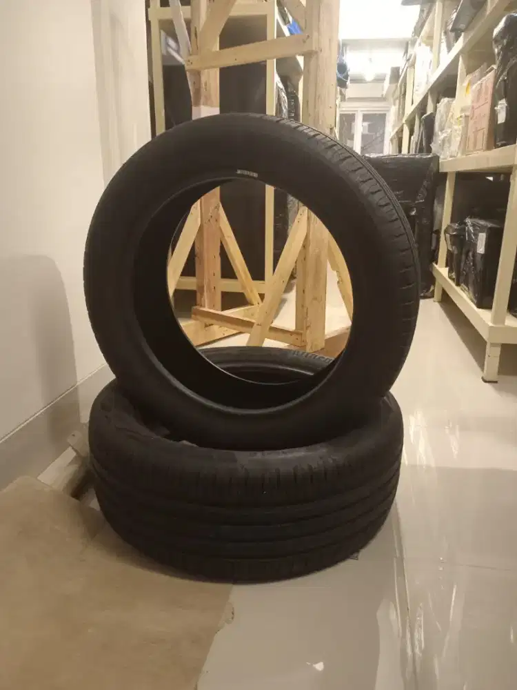Ban Continental 235/50 R19 W