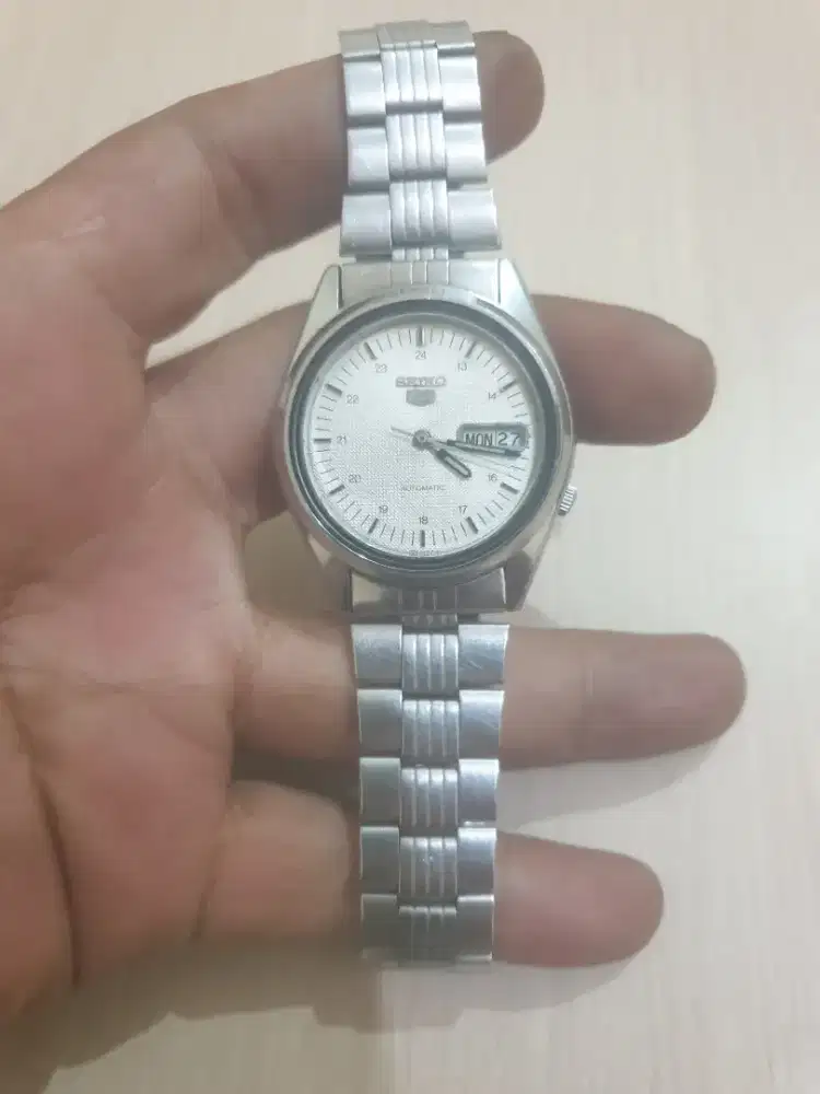 Seiko 5 otomatis 7s26