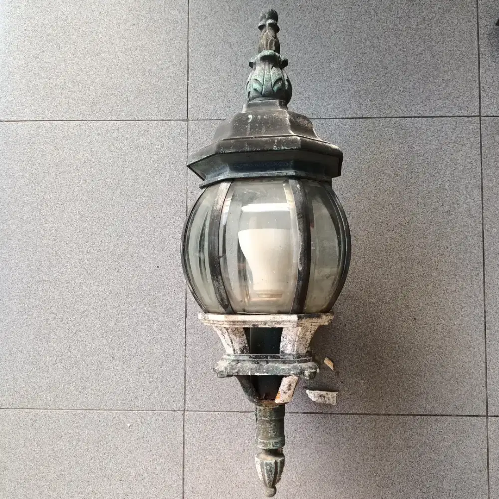 PRELOVED Lampu dinding taman outdoor minimalis vintage kuno kode C