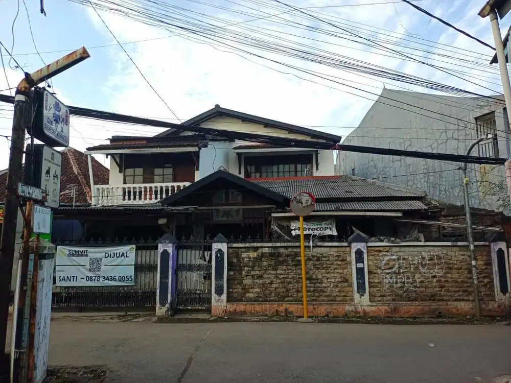 Rumah Bisa Usaha dan Tempat Tinggal di Tengah Kota, Kebon Gedang Gatsu