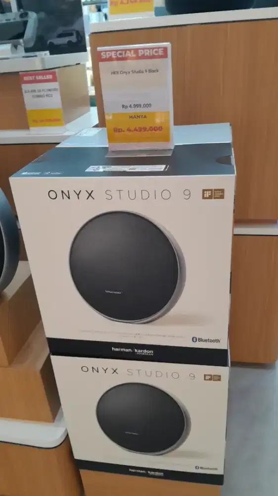 HK Onyx Studio 9