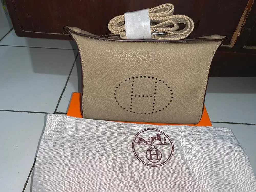 SLING BAG SALE!!