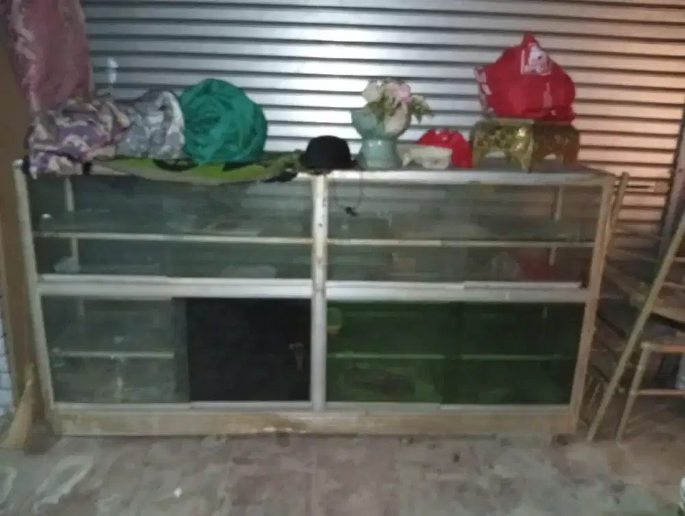 Jual etalase bekas