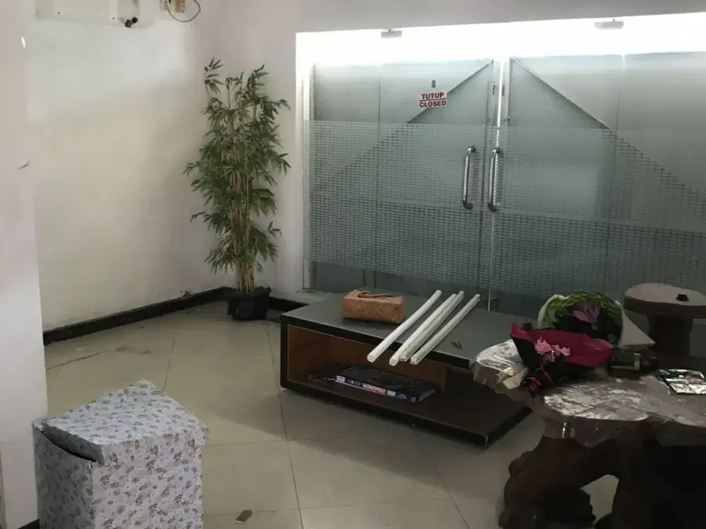 Dijual Cepat Rumah Hook pinggir jalan raya imam bonjol tengah kota