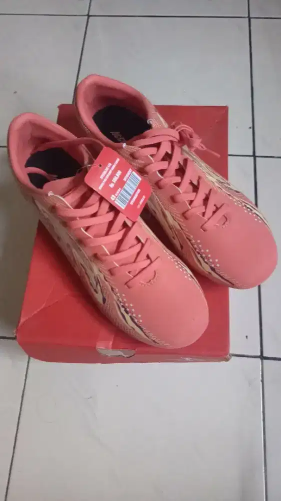 Sepatu Sepak Bola