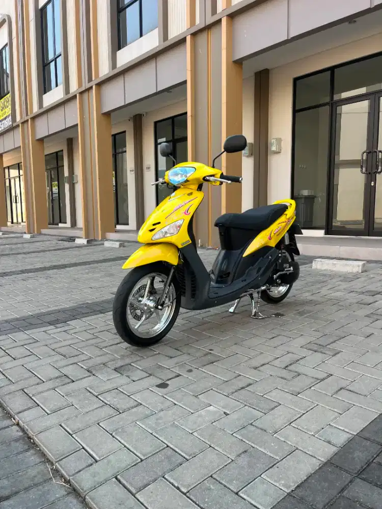 Mio 2009 kuning