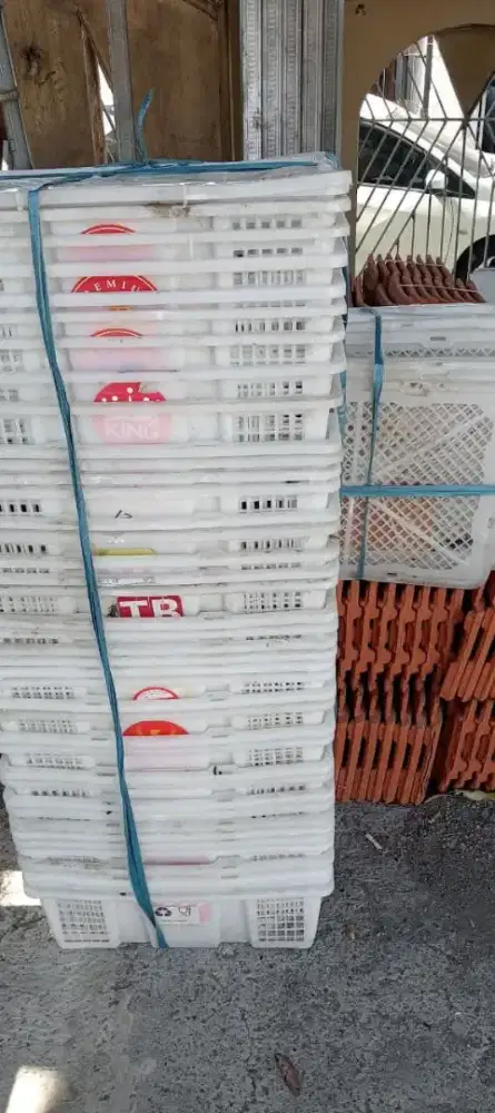 Keranjang buah bekas