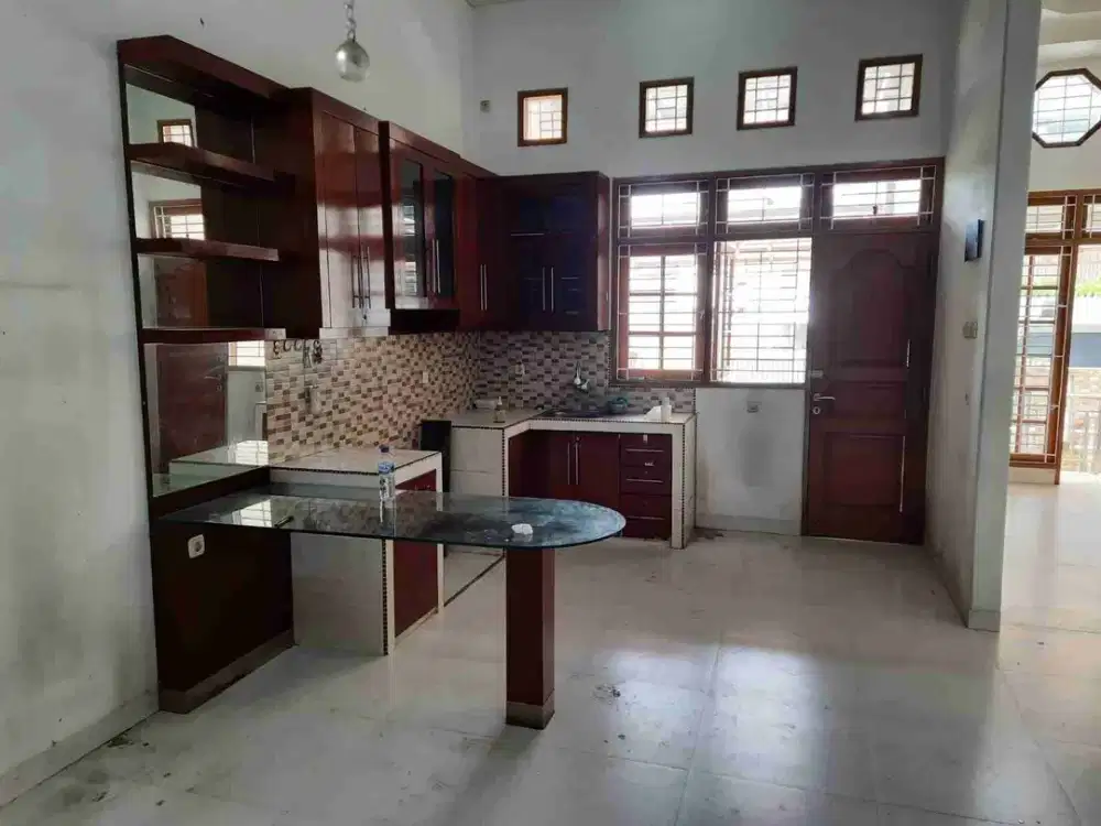 DIJUAL CEPAT RUMAH 2 LANTAI SIAP HUNI KELAPA GADING