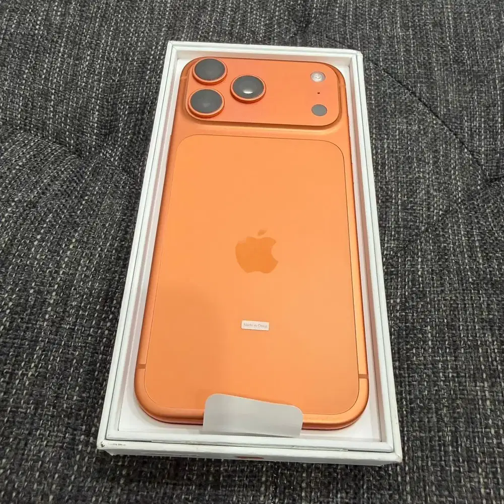iPhone 17 Pro Max 512Gb Cosmic Orange Resmi