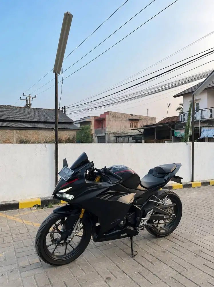 Honda CBR 150 R 2022 Low Kilometer