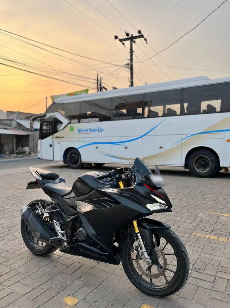 Honda CBR 150 R 2022 Low Kilometer