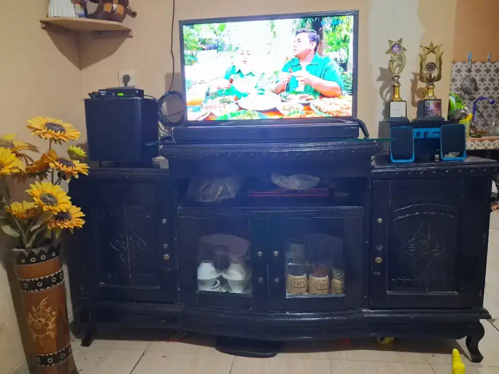 Meja TV bekas Cirebon