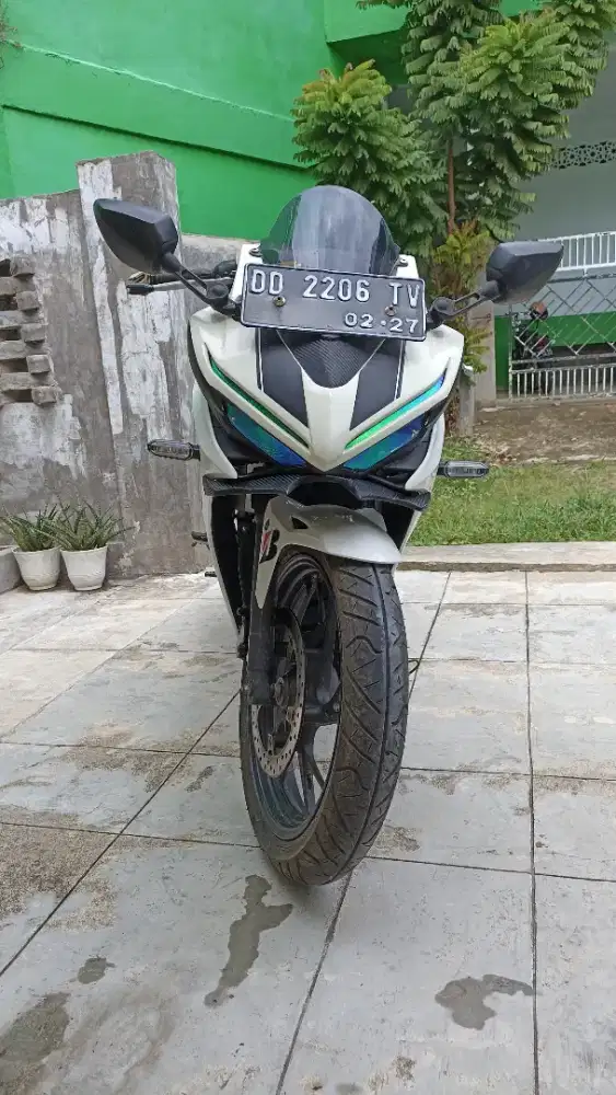 Honda CBR 150R 2016