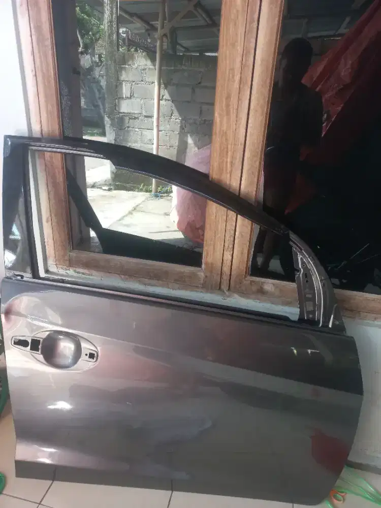 Pintu Mobil Brio