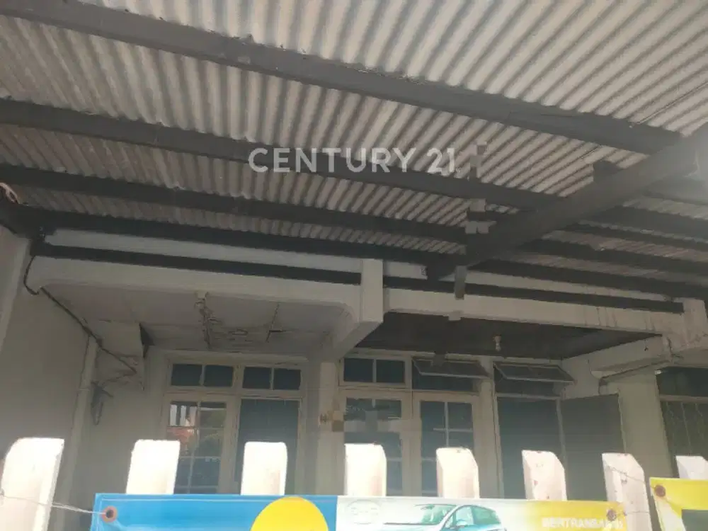 Rumah Tua Lokasi Dekat Dengan Mall Kelapa Gading