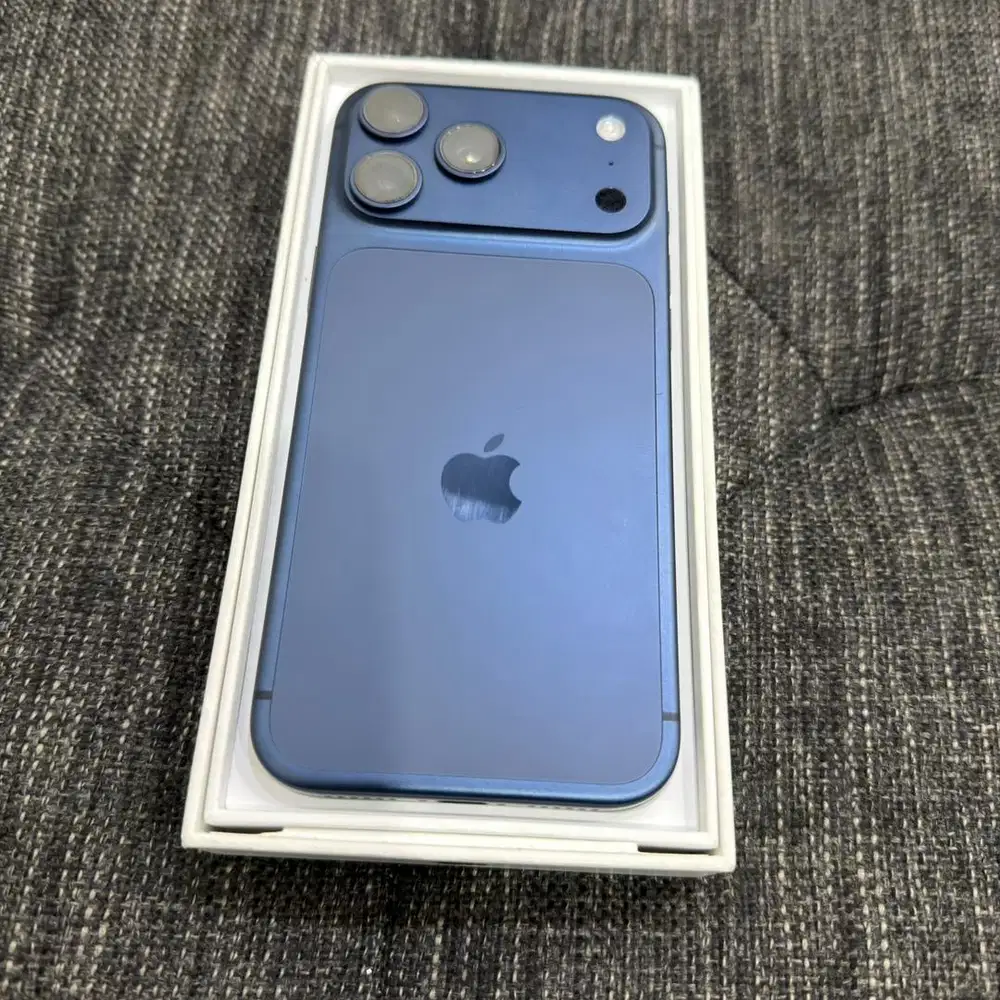 iPhone 17 Pro Max 512Gb Deep Blue Resmi
