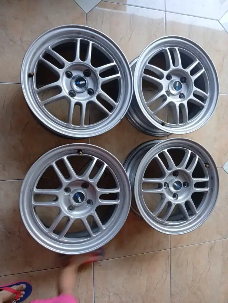 Velg racing 15 enkei rpf1 pcd 4x100