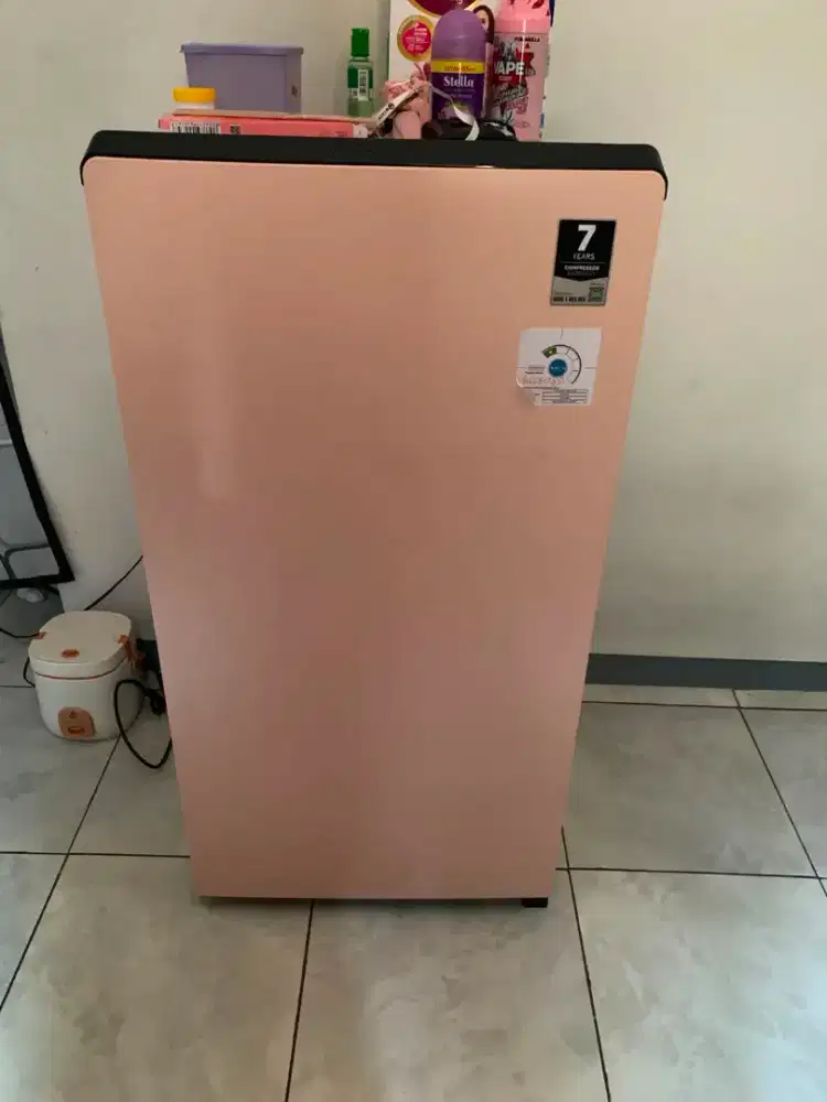 Dijual Kulkas AQUA 1 Pintu – Pemakaian Baru 3 Bulan (Sangat Mulus!)