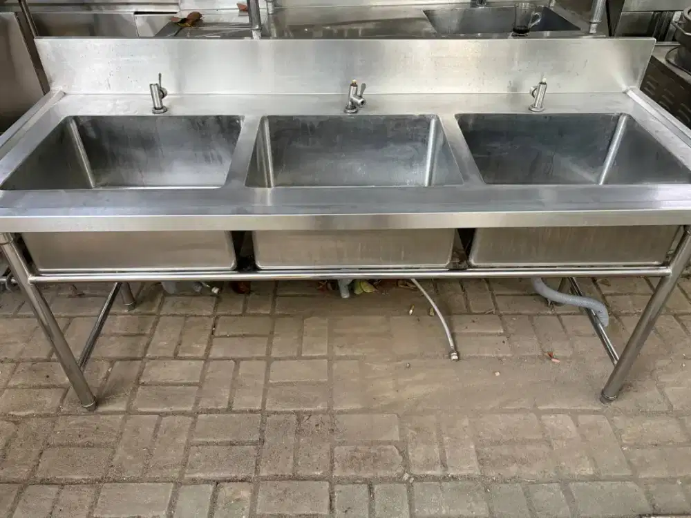 sink 3 lubang
ukuran 180x70x80
ukuran lubang 50x40x25
harga 3,8jt