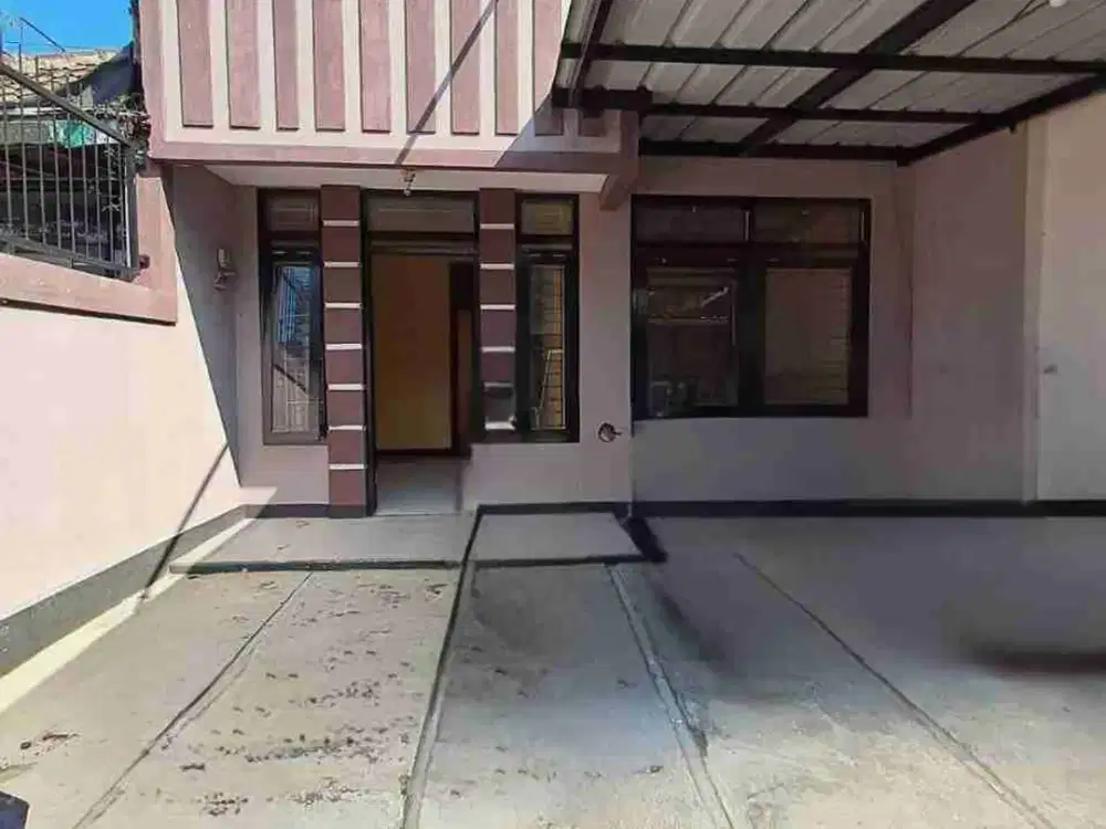 Rumah 1,5 lantai dekat ke jl Terusan Buah Batu dengan kamar tidur 3 dan kamar mandi 2+1