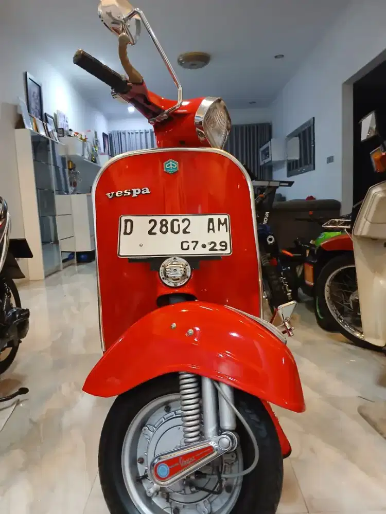 Vespa super 77 Pjk hidup dan yamaha v80 robot 2tak 82 pajak mati.mulus