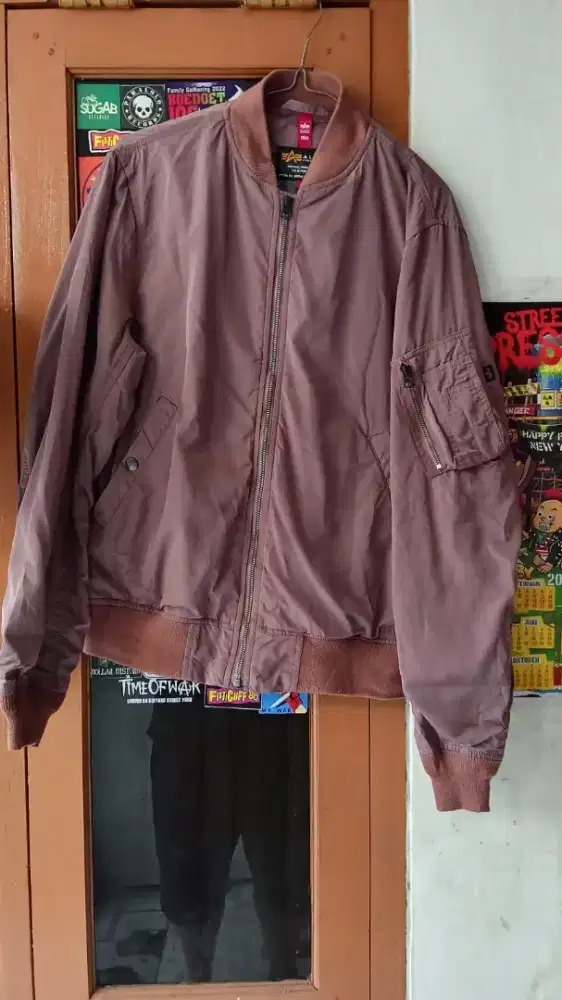 Jaket Alpha Industries maroon