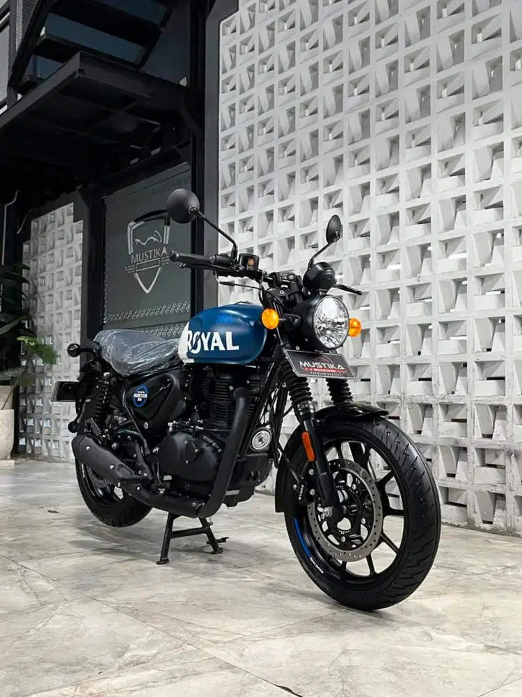 ROYAL ENFIELD HUNTER 350 2023 - Chintia Mustika