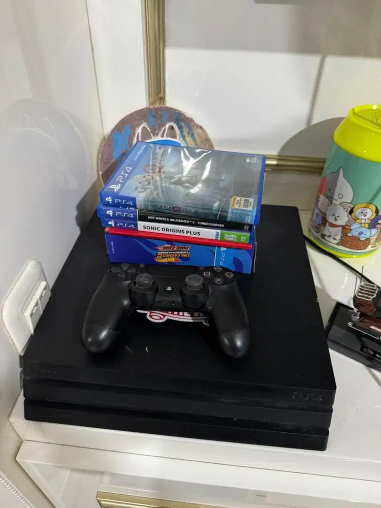 Di jual Ps 4 pro 1 tb