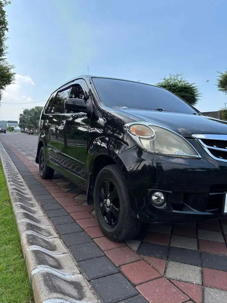 Daihatsu Xenia 2010 Bensin