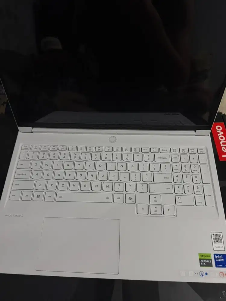WTS lenovo legion 7 16IAX10 RTX 5070
