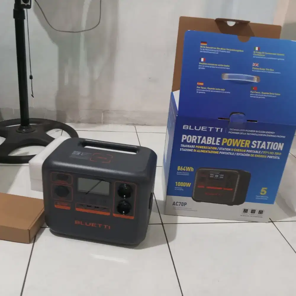 Portable Power Station Bluetti AC70P
