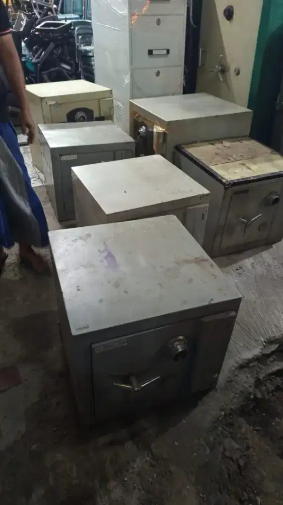 Beli brankas bekas kondisi apapun