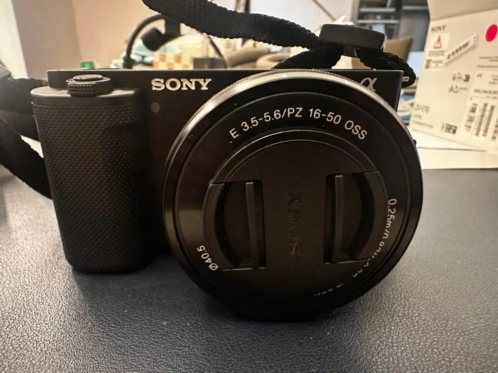 DIJUAL SONY ZV-E10 + LENS KIT 16-50 OSS