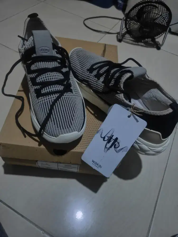 Sepatu wakai size 41 new ori