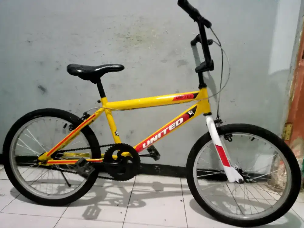 Dijual sepeda BMX merk UNITED ring 20 kondisi masih bagus keker normal