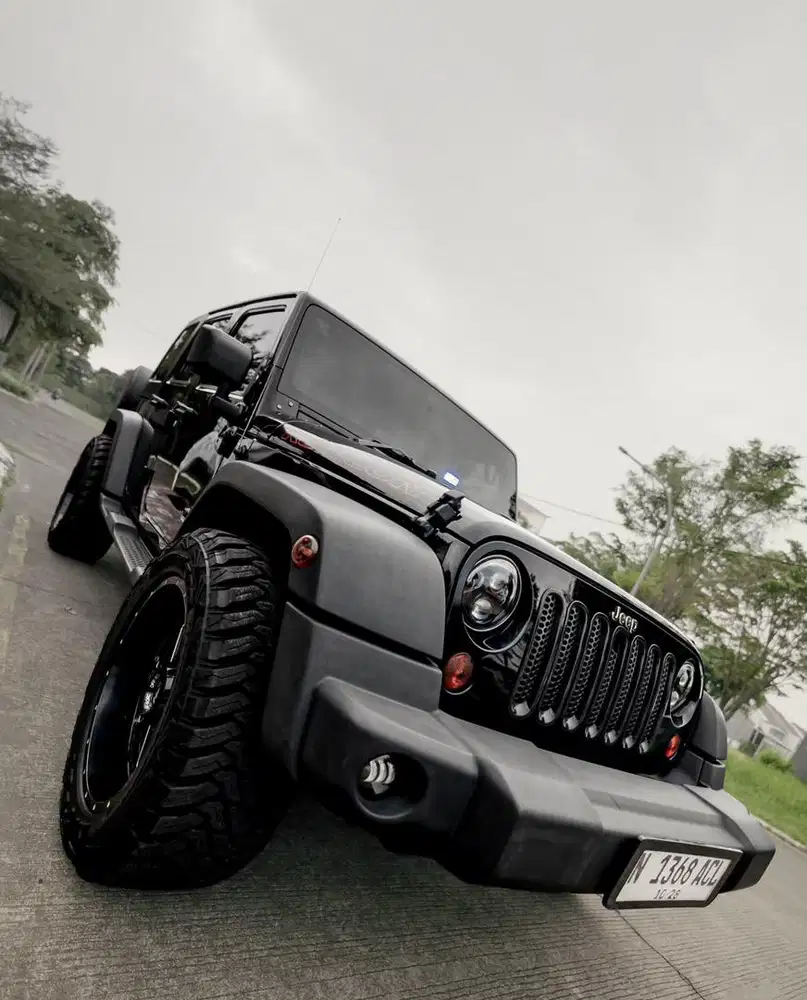 Jeep wrangler 3.600cc pentastar  LOW KM!!!